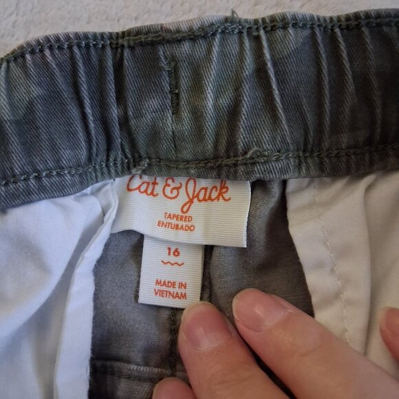 Cat & Jack Boy's Size 16 Green Camo Tapered Cargo Pants - Picture 6 of 14